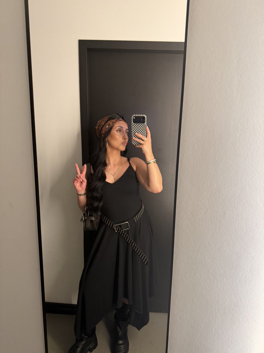 btsssrrii's tweet photo. I’M SO READY🫡🫡🫡🫡🫡 https://t.co/rxFjkoaxRv