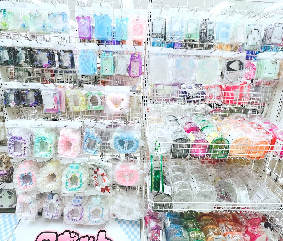 kb_ikb_material's tweet photo. 【商品紹介】

推し活館で扱っている商品は
‘‘🫰全て新品👍‘‘

ロゼット等は
下についているリボンが傷まないよう
逆さに袋に入れている場合がございます

使い方など不明点ございましたら
スタッフまで申しつけください

📍#kbooks #推し活館 #推し活 
#池袋 #ぬい活 #オタ活 #ハンドメイド #手芸 https://t.co/pCwp58QyzX