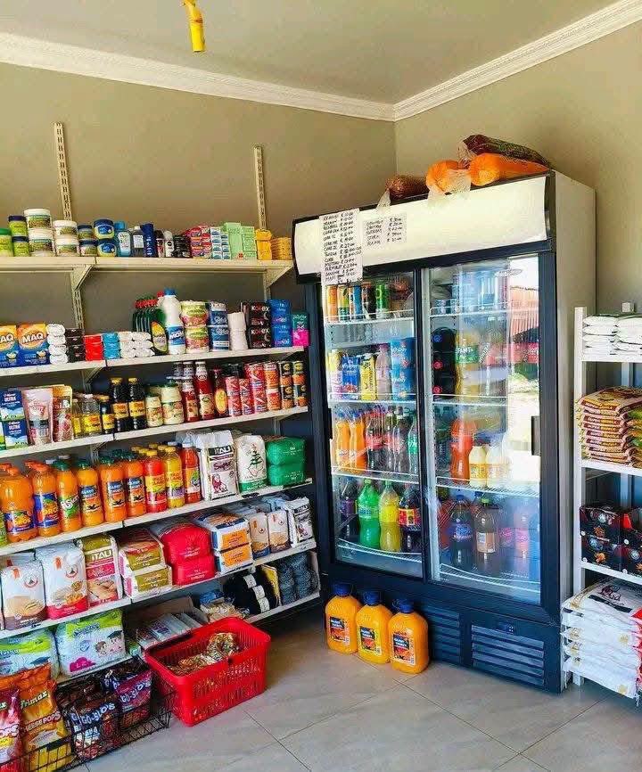 Mlu__N77's tweet photo. Congratulations to Nomsa for opening her new spaza shop👌🏾❤️ https://t.co/mxmxxfbGd7