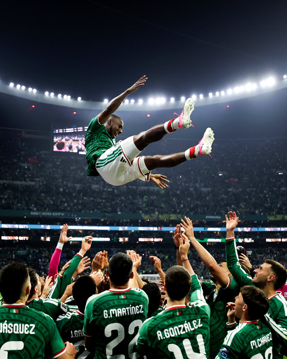 brfootball's tweet photo. Mexico are unbeaten in 10 World Cup matches at the Estadio Azteca 🏟️❤️

And they'll be back on Sunday to face either England or Congo DR. https://t.co/kWY8P2dkZ4
