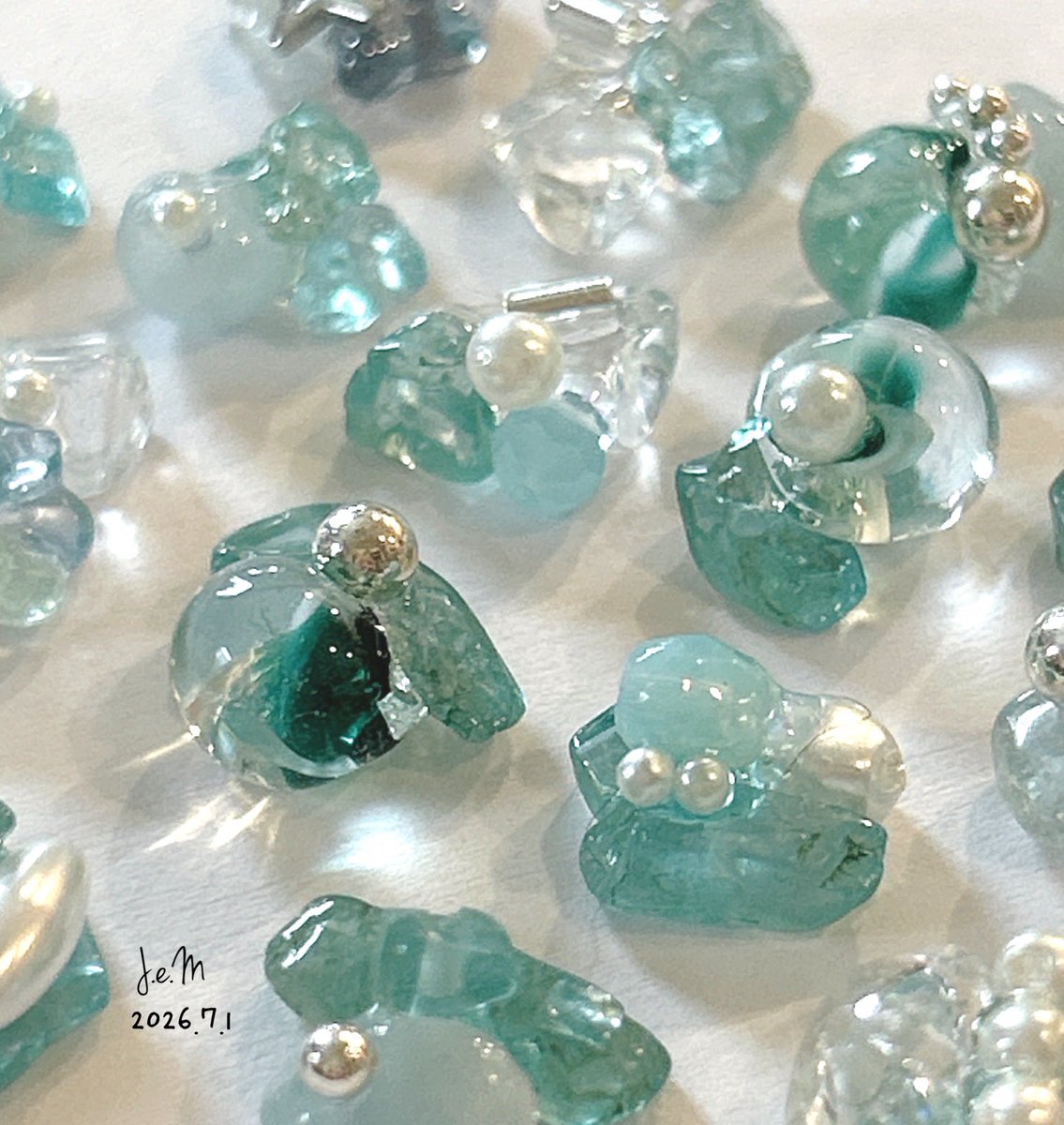 JeM_cafe's tweet photo. Imaginary Stones ＊KANDIS＊
《プリンセスの金平糖》シリーズ
アクアマリンコレクション

海の精霊が宿るとされる「癒しと調和」のパワーストーンです🩵

個々の濃淡をいかしオンリーワンの良さが出るように思いを込めたデザインに仕上げています☺️
#ハンドメイドアクセサリー #天然石 https://t.co/0lkNnvS8WX