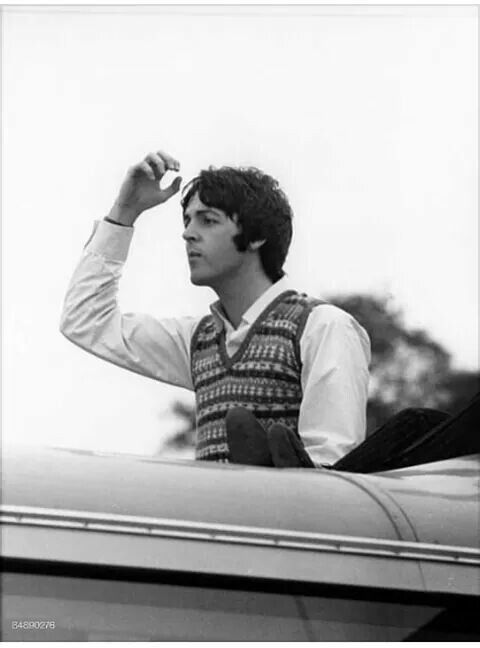 SgtPepper1710's tweet photo. Paul during the filming of "Magical Mystery Tour", September 1967
#TheBeatles https://t.co/5sqZaqdEz6