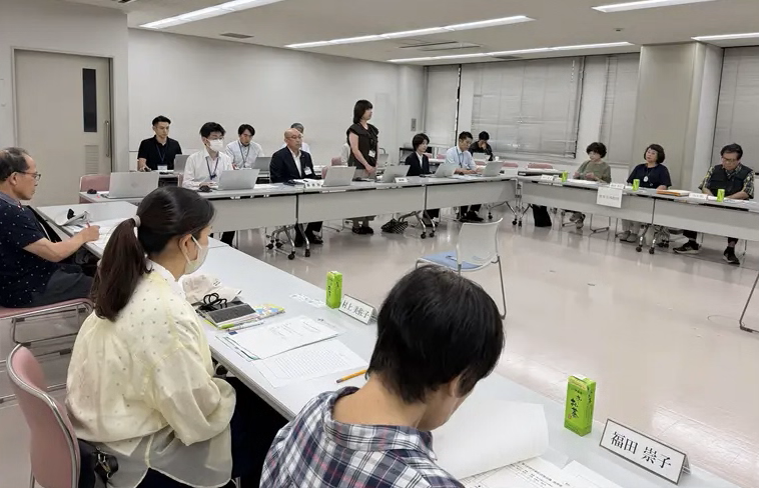 team_higashi's tweet photo. 昨日、令和8年度第1回東区政策会議を開催しました。

「堺市東区まちが好き！ひとが好き！ビジョン」の周知状況や、今年度の取組について、ご議論いただきました。

今後も区民の皆様と行政が連携し、取組を進めます💪

ビジョンの詳細は⬇️
https://t.co/F6aN6ghFdc https://t.co/oScQucG9KA