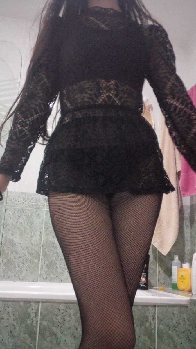 Soap_Lagoon0's tweet photo. Ganas de irme de fiesta asi vestida, mentir sobre mi edad y que el primero que me parezca guapo me coga toda la noche

#SexRol #Chathot #Rol https://t.co/Gvevn3FUQ9