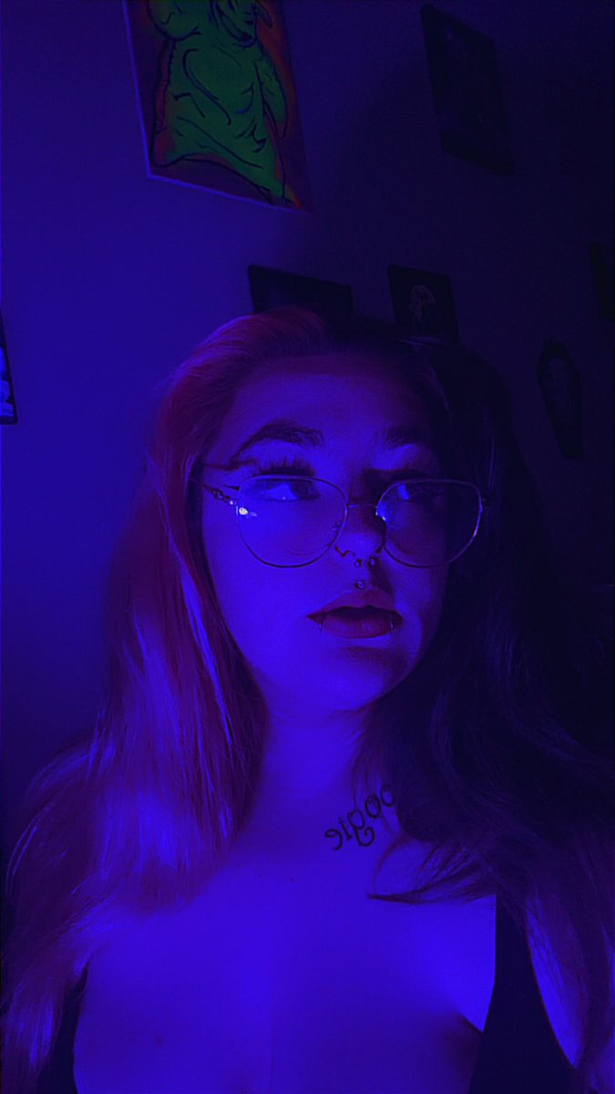 pumpkinqueen210's tweet photo. Still feeling cute 🥰🍃🦋😘 https://t.co/o6yJoVpR3D