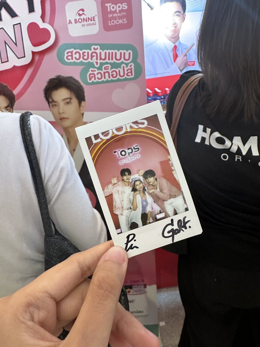 snyr2696's tweet photo. 2:1 หลายงานแล้ว แต่งานนี้เป็นงานแรกที่ลงงานเปิดแบบนี้เลย ตอนเขาจับคือใจหวั่นไปแล้วว่าแม่งไม่โดนชื่อนี่แน่ๆ เพราะคนลงเยอะมากๆๆ 🥹 ตอนเขาเรียกเบอร์นี่คือเก็บอาการไม่อยู่จริงๆ มือสั่นทำอะไรไม่ถูกเลย ดีใจที่พายกอล์ฟแมสขนาดนี้ แล้วก็ดีใจที่ยังชูสนี่อยู่ รักมากๆ อย่าเพิ่งเบื่อหน้ากันนะ 💞

#ABONNExPieGolf 
#pie_saran #golfpasatorn