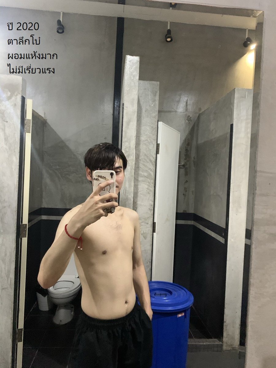 im_sernz's tweet photo. สวัสดีครับ วันนี้อยากแชร์ประสบการณ์กินเวย์โปรตีนของตัวเอง
หลายคนยังกลัวว่า
- กินเวย์แล้วจะอ้วนไหม?
- กินแล้วไตพังไหม?
- จำเป็นต้องกินหรือเปล่า?
ผมกินเวย์มาตั้งแต่ปี 2020 จนถึงปี 2026 รวม 6 ปี
สิ่งที่เปลี่ยนชัดที่สุดคือ...
✅ กล้ามเนื้อเพิ่มขึ้น
✅ กินโปรตีนได้ถึงเป้าทุกวันง่ายขึ้น
✅ ฟื้นตัวหลังออกกำลังกายดีขึ้น
ส่วนเรื่อง อ้วน ขึ้น ผมมองว่าไม่ได้อ้วนเพราะเวย์ครับ
สิ่งที่ทำให้อ้วนคือกินแคลเกิน ไม่ใช่เวย์โปรตีน

เวย์ก็เป็นแค่แหล่งโปรตีนชนิดหนึ่ง เหมือนกินอกไก่ ไข่ หรือปลา แค่สะดวกกว่า
ตลอด 6 ปีที่ผ่านมา ผมก็ลองเปลี่ยนไปหลายยี่ห้อ แต่สุดท้ายก็กลับมาตายรังที่ Fitwhey เหมือนเดิม เพราะรสชาติ ราคา และคุณภาพตอบโจทย์ผมที่สุด

ใครกำลังลังเลเรื่องเวย์ ลองศึกษาข้อมูลให้ครบก่อนนะครับ 😊
แนบภาพ ปี 2020 ก่อนออกกำลังกาย และ ปี 2026 ที่ทายเวย์มา 6 ปีครับ 
https://t.co/8pZ7916CYF