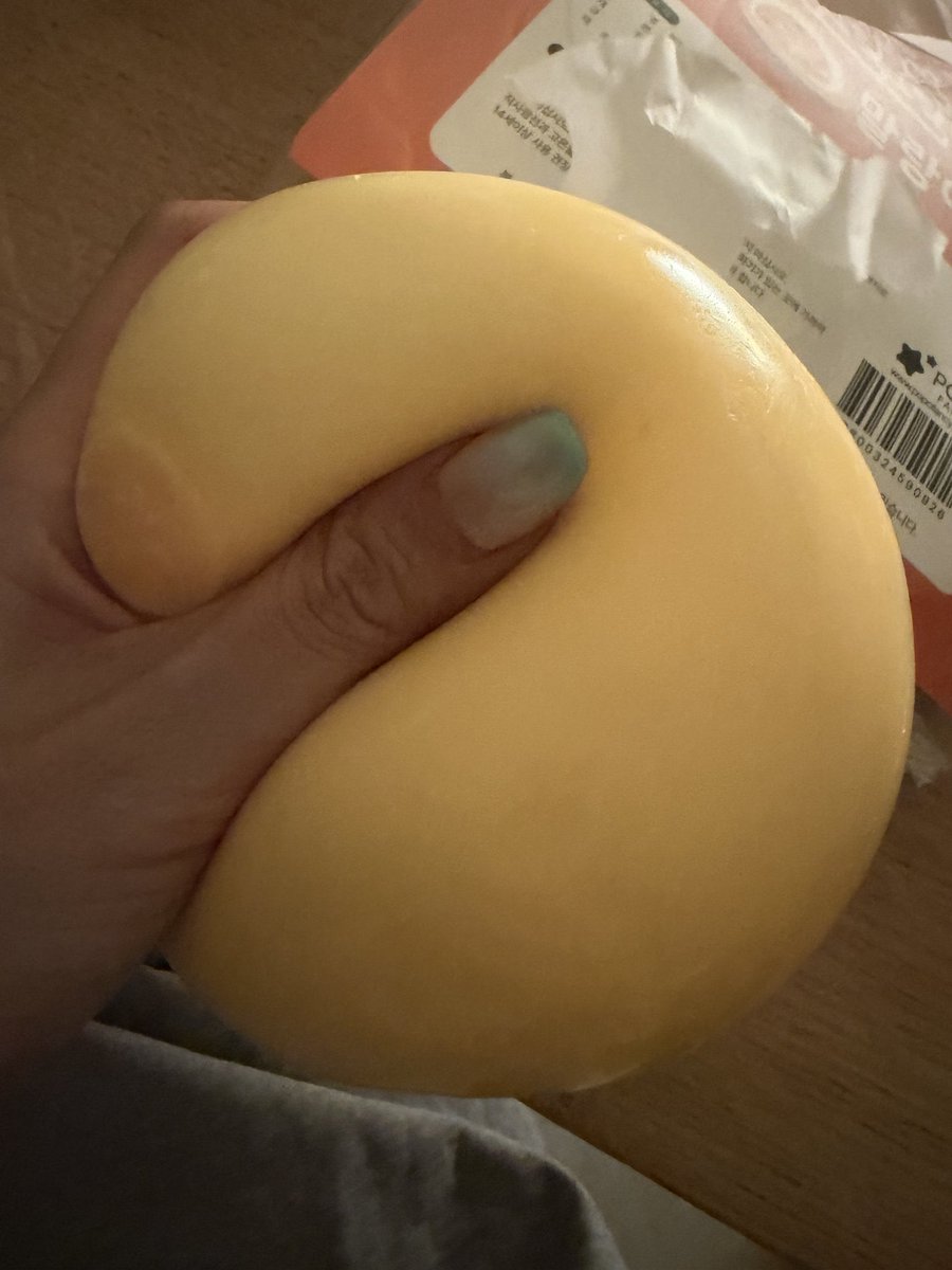 NAlYEOIN's tweet photo. If you're bored or someone is getting on your nerves, grab a stress ball instead. It's a much better idea than doing something reckless. 🙂🙃 https://t.co/dHwsE3Xk7W