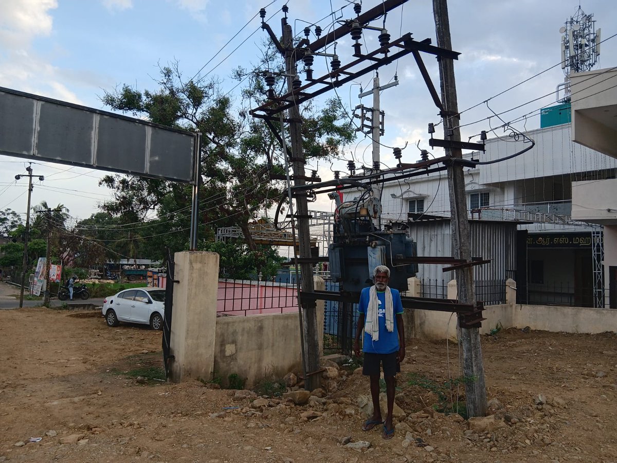DavidManohar7's tweet photo. This Transformer at arm's reach at
 Noothancheri Pond, where children visit this Public Place (Pond). Madambakkam S.S. It's in dangerous position. Request officials to rectify this immediately. @RAKRI1 @TANGEDCO_Offcl @EB_Adyar_Tmbm @TambaramTNEB @Tangedco_SE_Cpt https://t.co/B0Fmuw1RRX