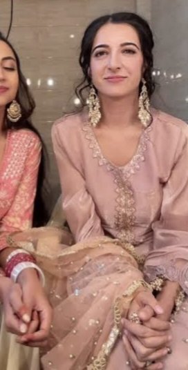nawabsrc's tweet photo. @kdramagurl9 new seher is giving me Nazima vibes.
#seherhonekohai https://t.co/vjxFH8vQjs