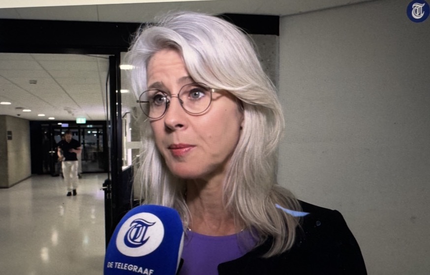 jndkgrf's tweet photo. Nieuw 'Briefje van Jan' - aan Mona Keijzer

Beste Mona,

Praalpremier Rob Jetten had alleen maar mooie dingen gezien dinsdagochtend. Zo'n roze bril als hij heeft, was aan jou niet besteed..."

Lees verder: https://t.co/qh1DvH3mzZ

#marokko #rellen #schieten #briefjevanjan https://t.co/jpKnfb8GI9