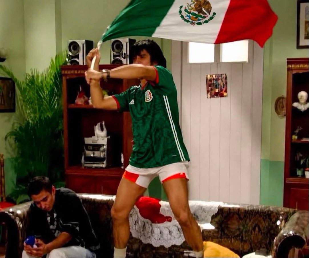 PERRARUlN's tweet photo. Yo ahorita en la sala de mi casa 🇲🇽 https://t.co/NxGAvsqc1x
