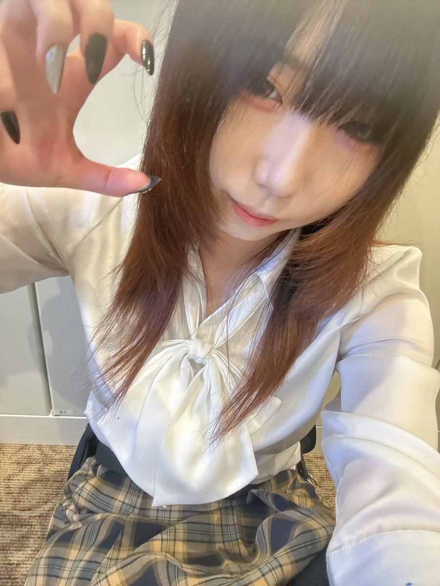 eagle_satsuki's tweet photo. クールビズ仕様(ˆ꜆ . ̫ . ).ᐟ.ᐟ遅ホールですどったばたしてるかもしれません(ᐡ ̥_  ̫ _ ̥ᐡ) https://t.co/IscMOuShdD