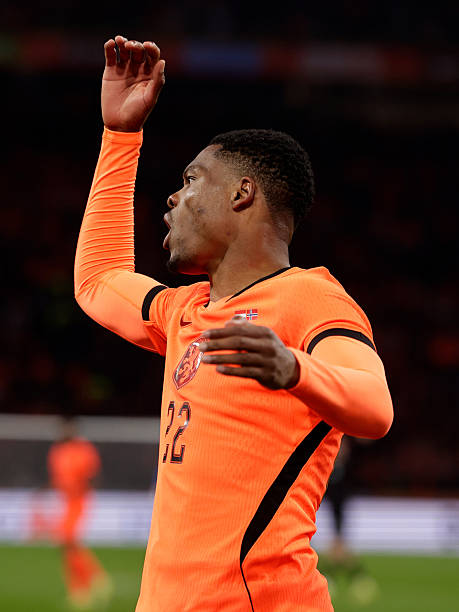 FansNerazzurri's tweet photo. Denzel Dumfries dan Ange-Yoan Bonny gugur di 32 besar Piala Dunia 2026. Wakil Inter menyisakan hanya empat pemain. 

Petar Sucic vs Portugal 
Lautaro Martinez vs Capo Verde 
Manuel Akanji vs Aljazair 
Marcus Thuram lolos ke 16 besar.

#FeelEveryGoal | @toshibatv_id https://t.co/RNCEtdsfny