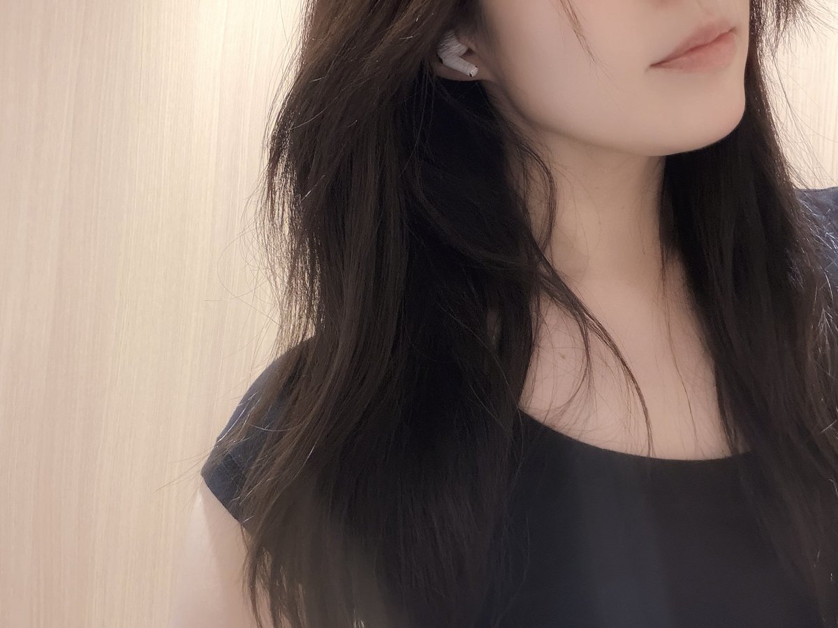 rumitsui's tweet photo. お休みと出張で溜まった仕事を��前中に片��けて、午後はみっちり資格試験の講義…
急いでて適当な服で来てしまった
眠気と戦いながら頑張るー！ https://t.co/P2rYXLYKFy