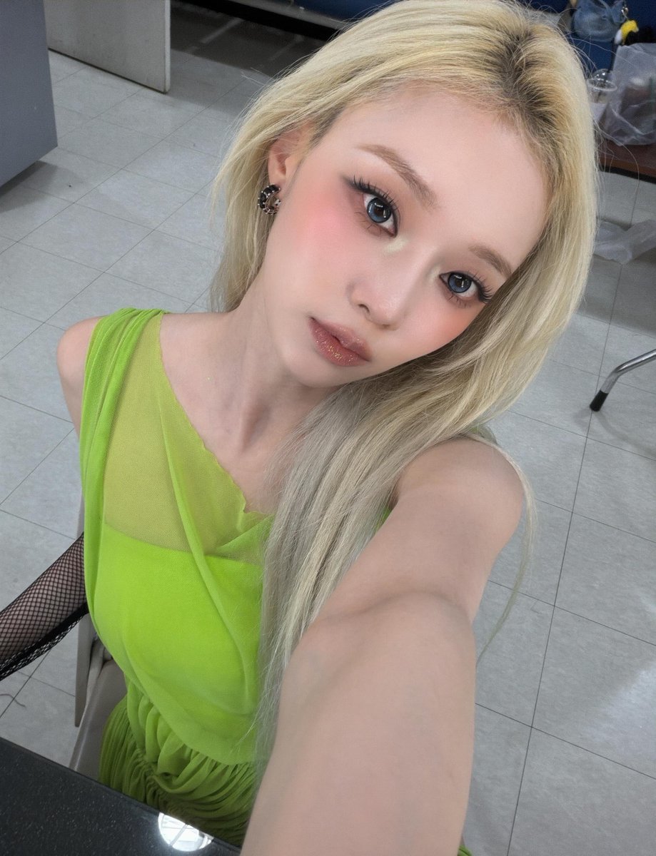 watasi486's tweet photo. 반딧불여신님 한쪽 귀 오픈 셀피각도 좋네요🤳 https://t.co/VGyVF8Xm9B