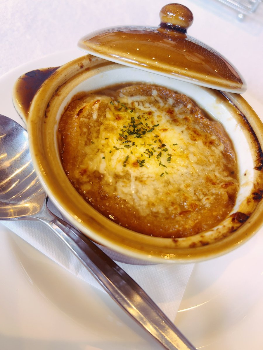GINA0099900's tweet photo. そーいえば、
一昨日、推しが好きなロイホの「オニオングラタンスープ」食べたが、
美味しかったなぁ〜🤤💕
タマネギの甘さが優しかった🧅🩷

 #ロイヤルホスト
 #オニオングラタンスープ https://t.co/BqpGT4jzt0