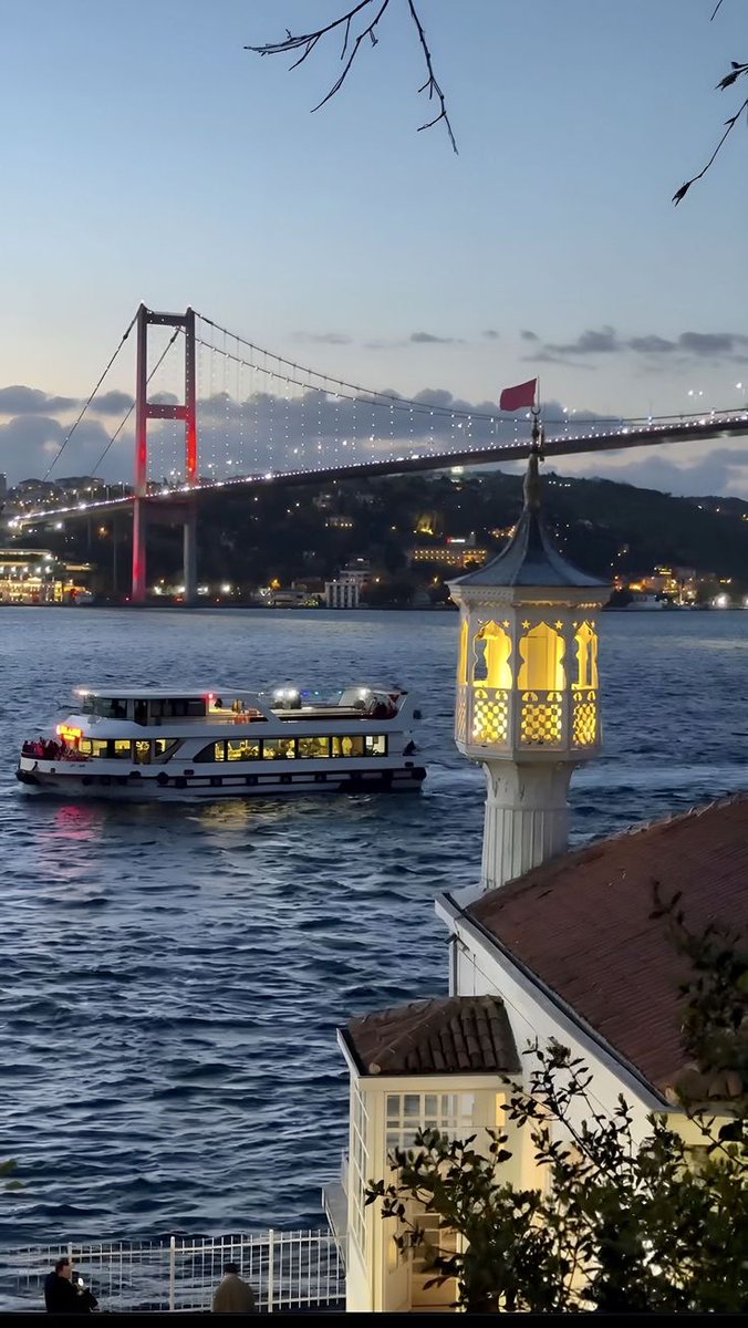 NaturalEye78321's tweet photo. Istanbul, turkey 🇹🇷 https://t.co/YgVmPaNg5O