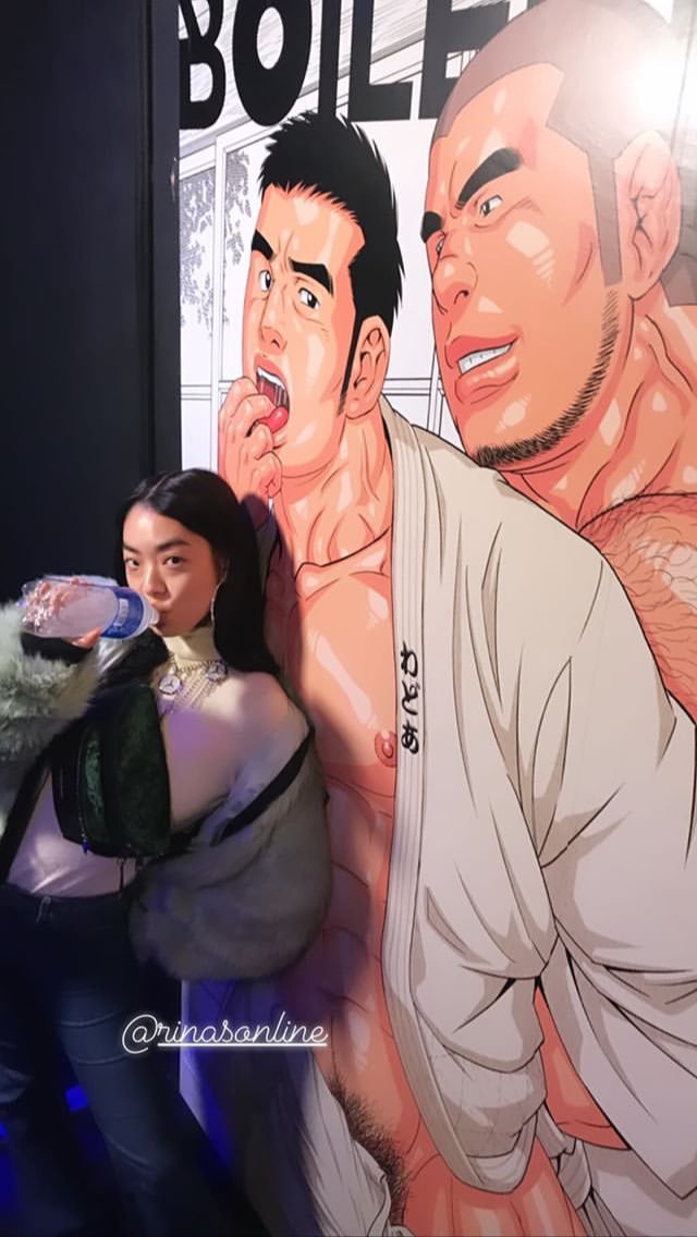 AoiLivid's tweet photo. I feel like once a year i come on this hellish site with 1 purpose and that's just defending hold the girl as an album like oh ms rina sawayama pls come back soon the bushy bara gays miss you https://t.co/f4gItpVmkU
