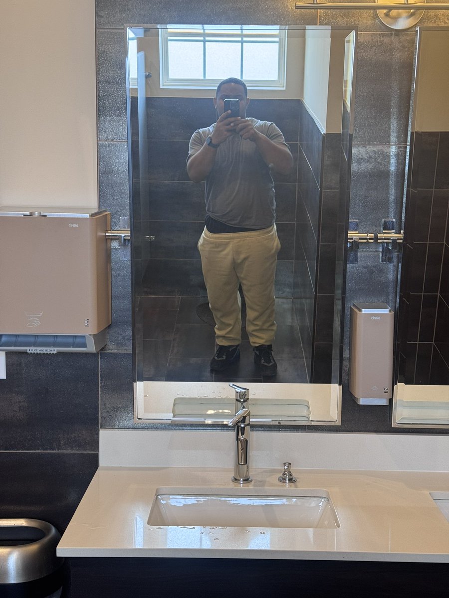 RedLaflare_'s tweet photo. 💿 🥜 https://t.co/CbrYOHjy40