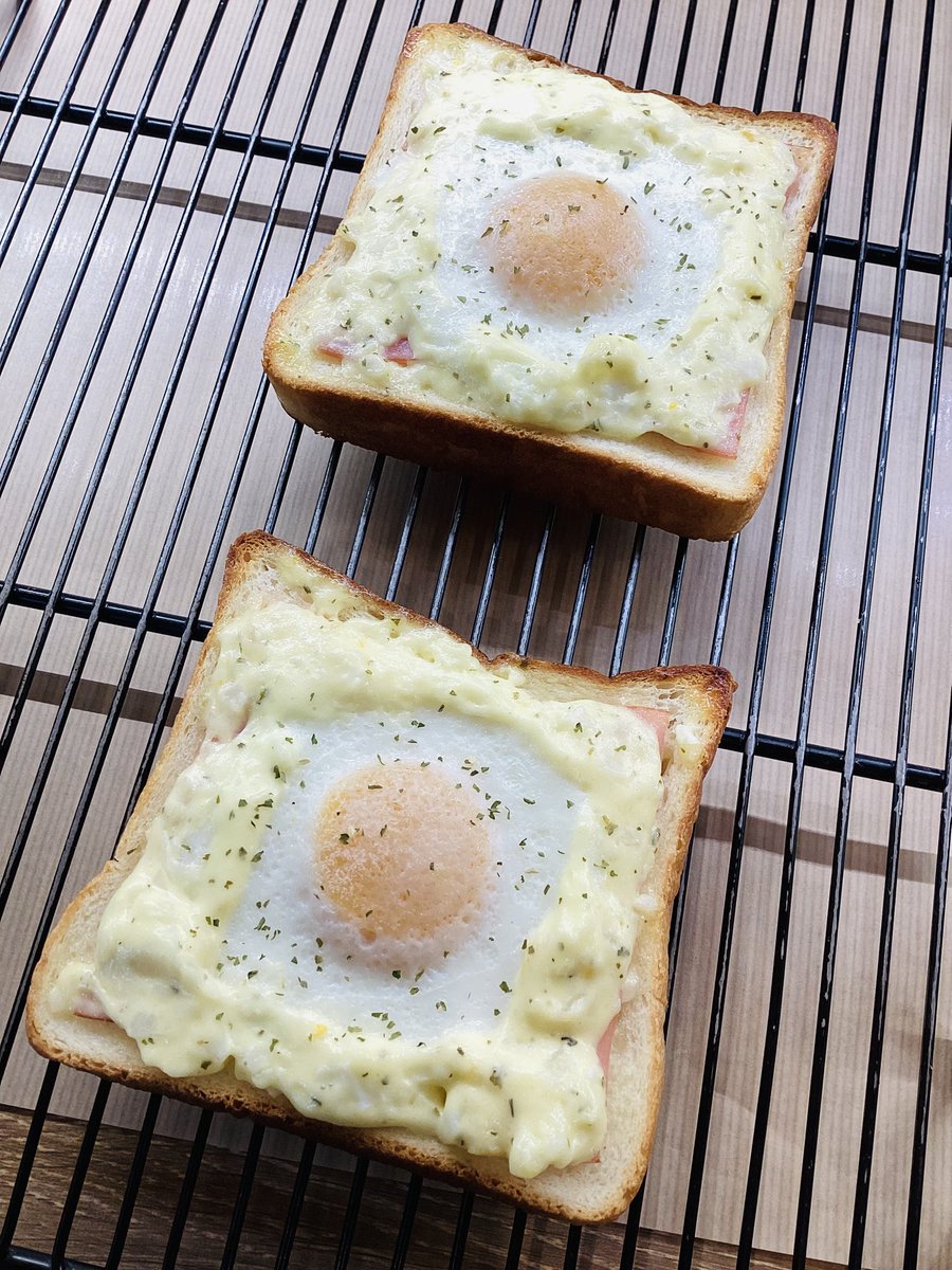 Shimauma_Bakery's tweet photo. \\ NEW //  『クロックマダム』  ¥390

生食パン「極」の上に、ハムと目玉焼き、
周りにレモン風味のタルタルを乗せて焼き上げました。
食べ応え充分です❗️ https://t.co/sQaFknLmRP