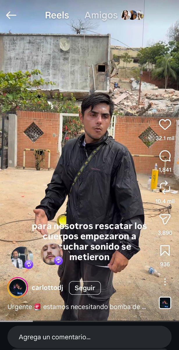 KaarlyBoo's tweet photo. Este muchacho tiene 7 días pidiendo ayuda para sacar a su familia y aún nada. Escucharon sonidos según rescatistas!
Quienes vieron el primer video de él y ahora este, al hacer la comparativa, se nota que no ha descansado absolutamente nada pidiendo ayuda por todos lados https://t.co/12EYE8izOC