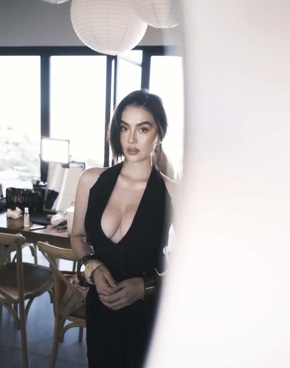 insidefolkative's tweet photo. Tepat pada hari ini, Agnez Mo, ulang tahun yang ke-40 tahun. https://t.co/HOpoDvAQlR