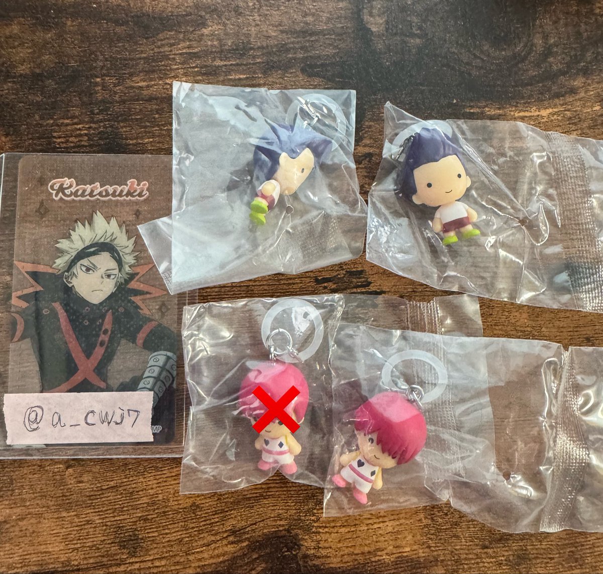a_cwj7's tweet photo. 【交換】HUNTER × HUNTER チェンソーマン　ブルーロック　めじるし アクセサリー　
【譲】画像の物
【求】G.I編幻影旅団編vo.2以外の過去弾(キルア、クロロ以外)のHUNTER×HUNTER 呪術廻戦その他アニメのめじるしアクセサリー　
○印の物は定価買取可
郵送or埼玉、都内手渡し
お気軽にお声掛けください https://t.co/KICdRR7YAj
