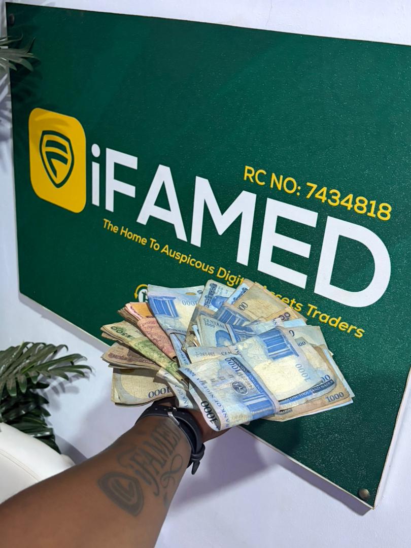 Shola3579's tweet photo. We are definitely going to make as much as we can in this new month, 
But we can't do it without our lovely Customers out there.
Let's put smiles on each other's faces, by you patronizing us and we in turn delivering excellent service to you.
"Happy new month from iFAMED" 💚 https://t.co/QwY0KIHO1D
