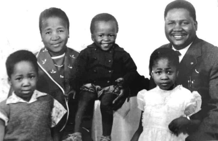 ZEZURUROCKSTAR's tweet photo. "This country will never die, young people will save it" - Joshua Nkomo https://t.co/T0n8Ghdo7b