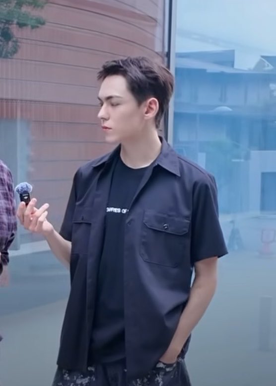 wanderstruck__'s tweet photo. I WOULD BE MAD IF MY FUTURE MAN IS NOT CHWE HANSOL https://t.co/vMUkhqBPrY