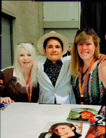 heatherdawnmay2's tweet photo. #EVERYBODY, Please join me in wishing Danielle a Happy Birthday for July 1st! She is on Instagram (daniellelizabeth1982teamcoreyf
TEAM COREY FELDMAN DanielleWinter(elizabeth)1982 ♡♡) She has been a fan, friend, and supporter of @Corey_Feldman and all of us #FELDFAM going on 11 years. Sending so much love and Birthday love to her and hope she has the best birthday! We all send love to you! Make a wish! ♡♡