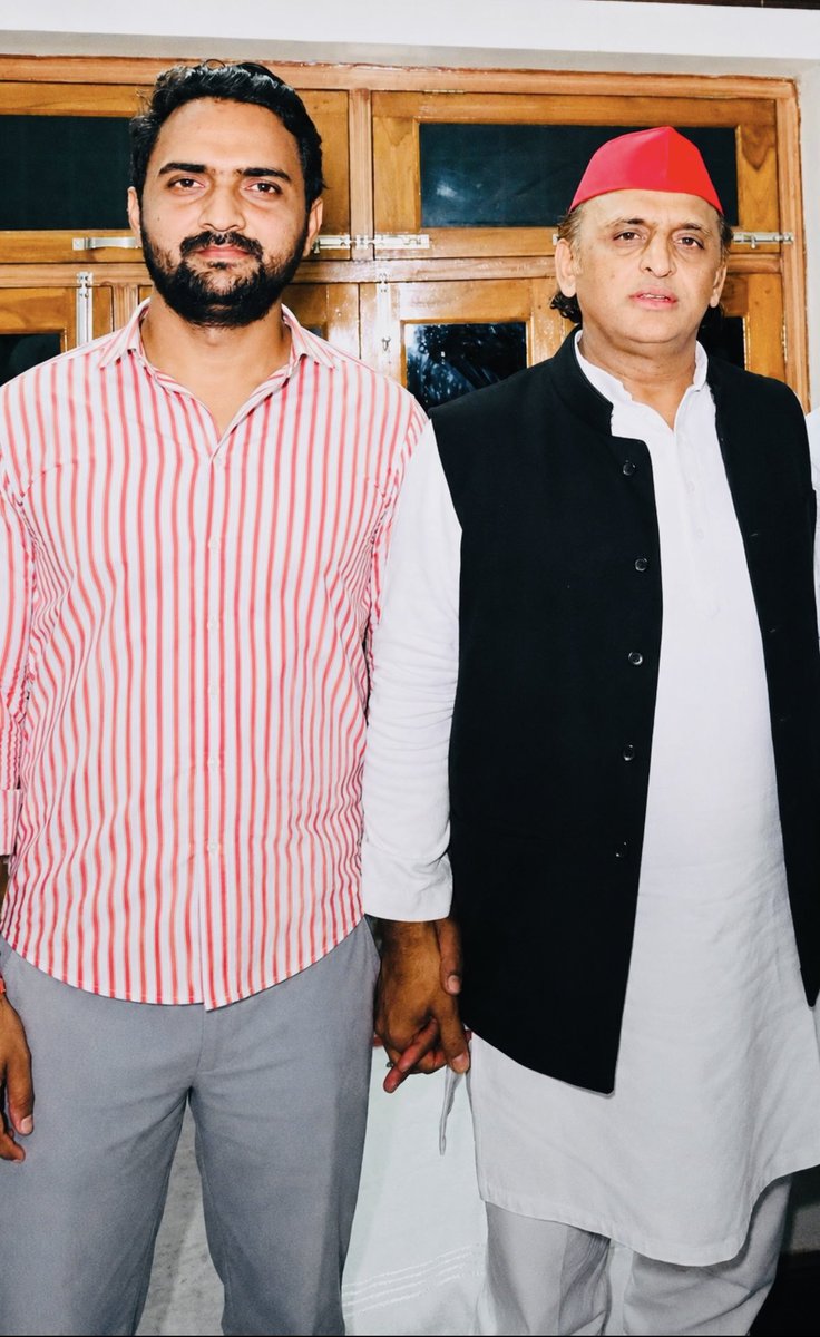 Pavanyad's tweet photo. “PDA के जननायक, युवाओं की उम्मीद और समाजवादी सोच की पहचान आदरणीय श्री अखिलेश यादव जी को जन्मदिन की हार्दिक शुभकामनाएँ।’’
@yadavakhilesh @samajwadiparty https://t.co/rNAPFYZPuK