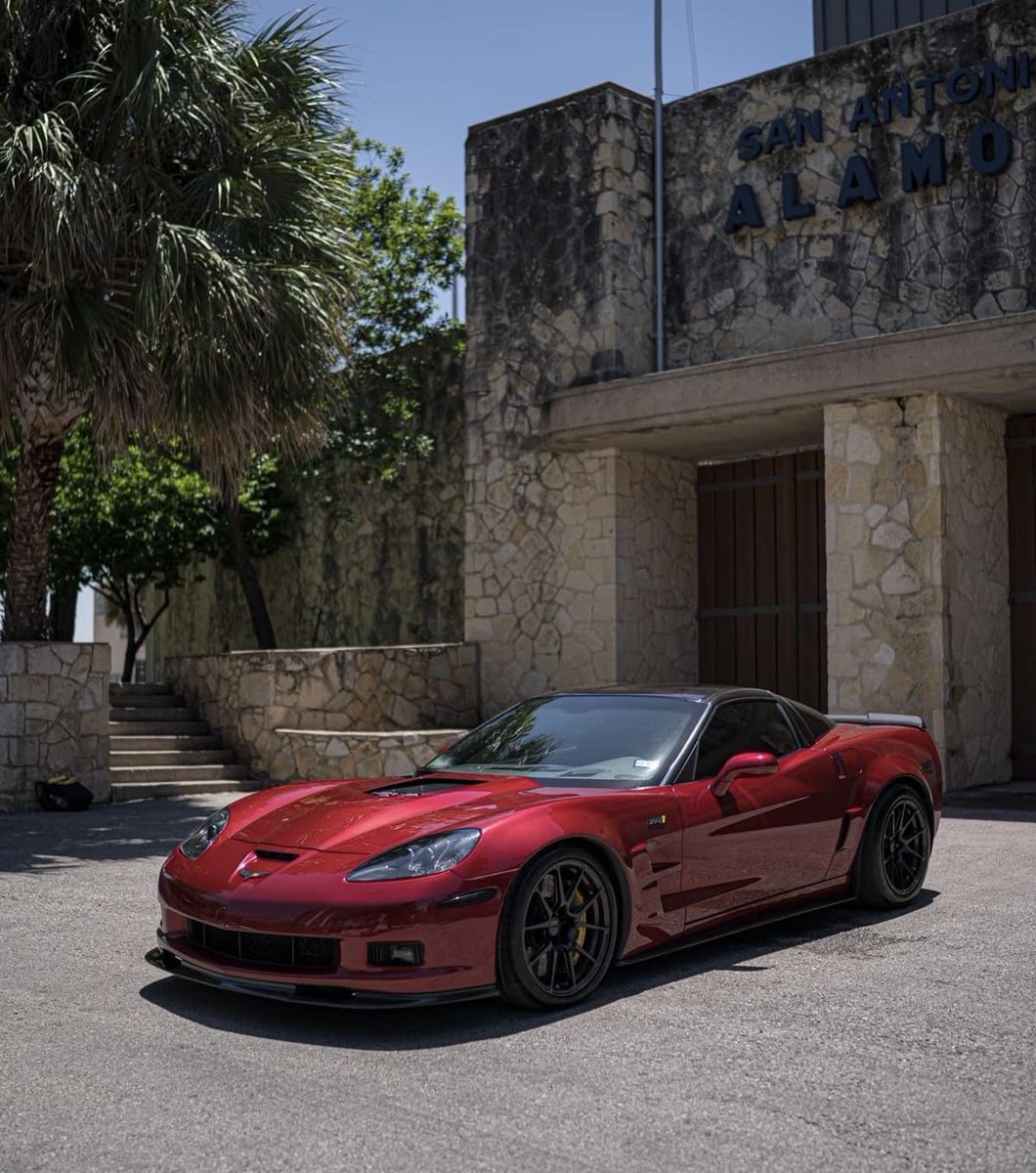 Draghub1's tweet photo. Dream Corvette 🔥

C6 ZR1 ✅ https://t.co/A0yeshYaQv