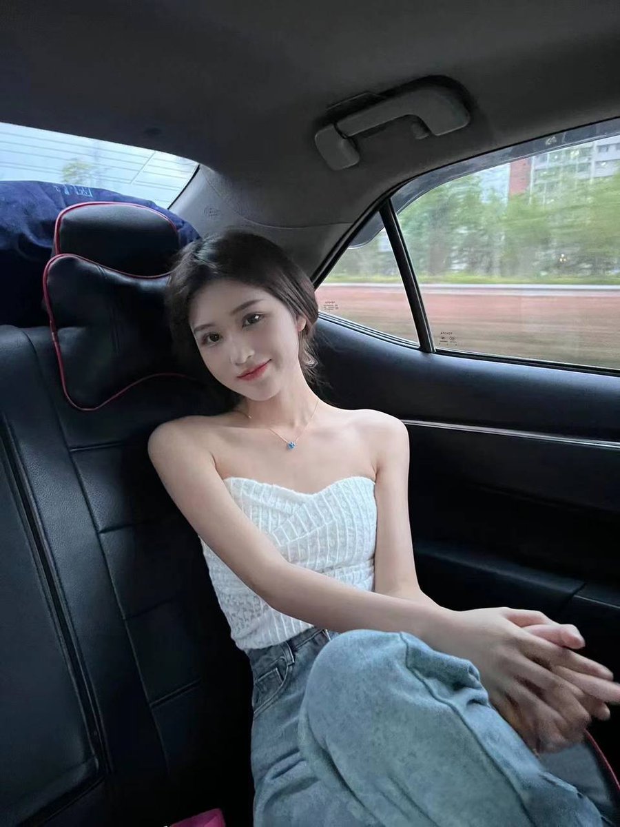 Alfchk's tweet photo. 孤独从来就不会毁掉一个人，把自己的头奋力塞进一个不适合自己的圈子，佯装自己不孤独才会毁掉一个人。

南昌市红谷滩区南昌西站(西进站口)

#南昌

琏係👉🏼❌：@abigailprieto81 https://t.co/K8OWSXXSAX