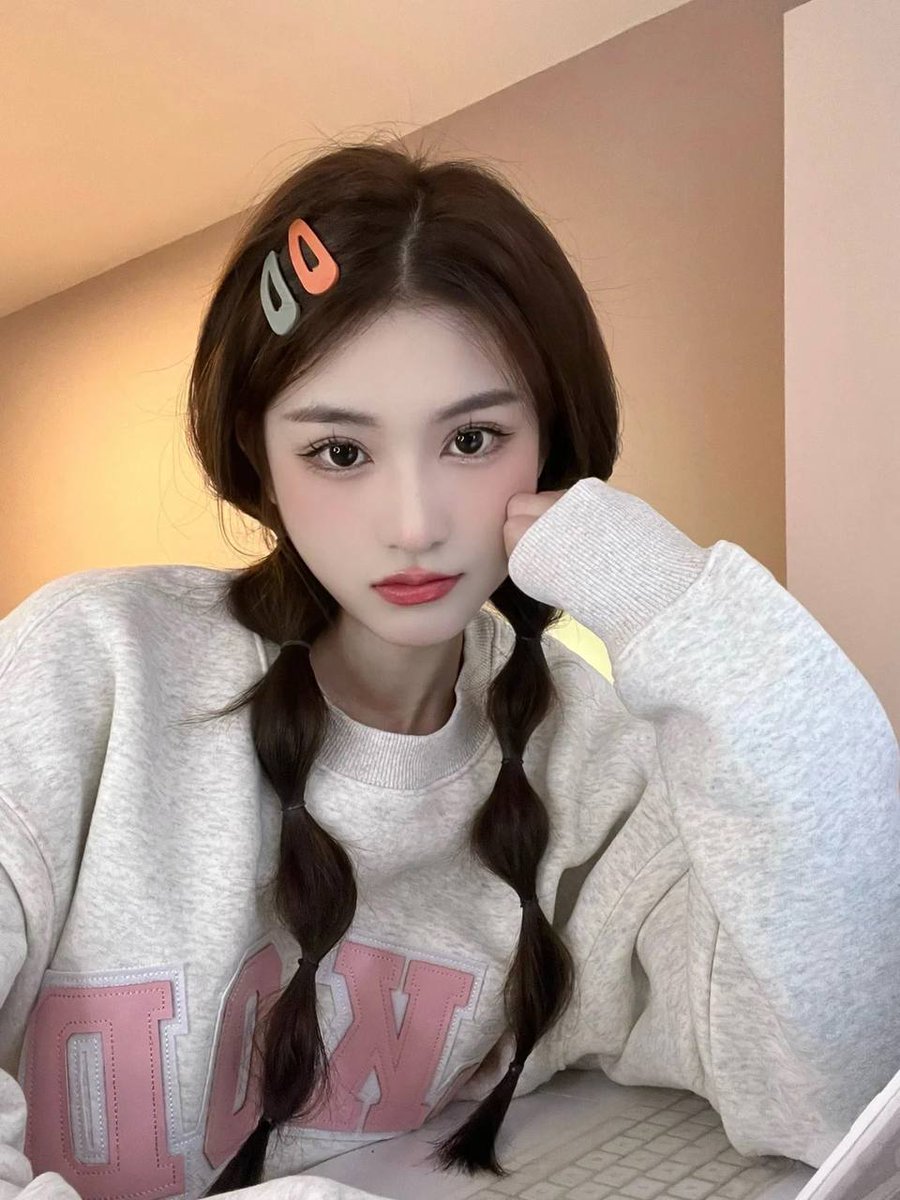 Alfchk's tweet photo. 孤独从来就不会毁掉一个人，把自己的头奋力塞进一个不适合自己的圈子，佯装自己不孤独才会毁掉一个人。

南昌市红谷滩区南昌西站(西进站口)

#南昌

琏係👉🏼❌：@abigailprieto81 https://t.co/K8OWSXXSAX