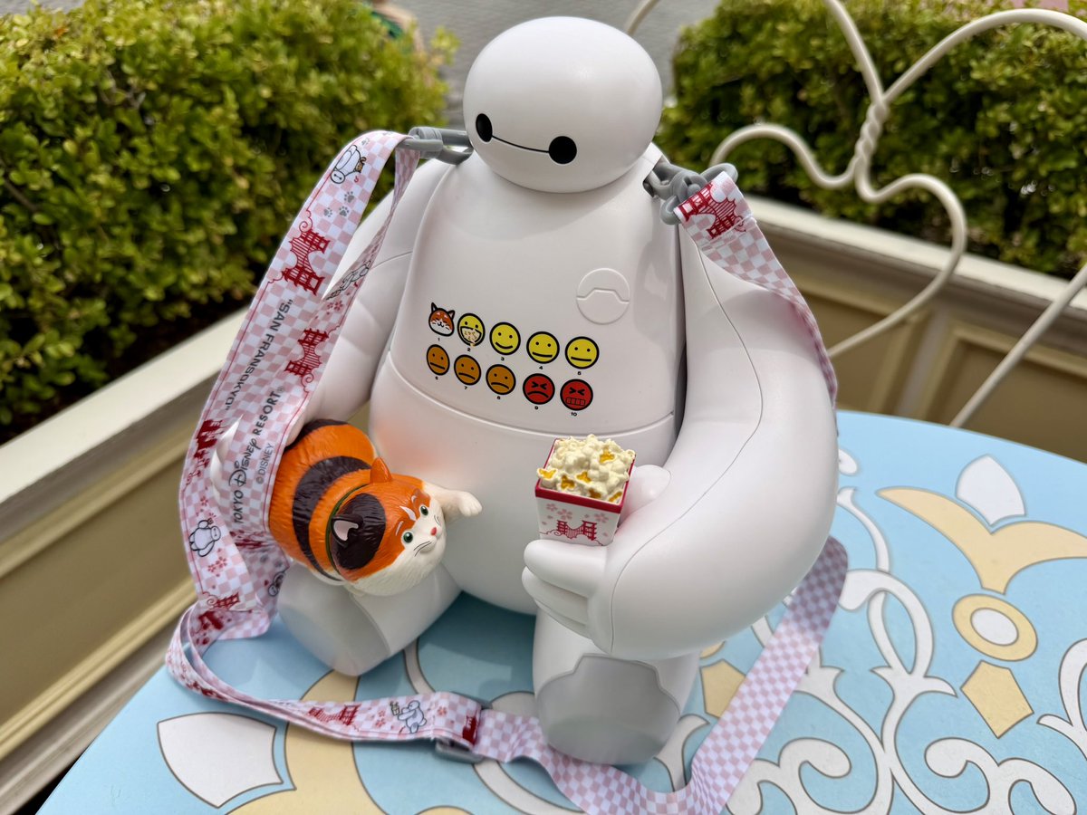 ディズニーで今日発売されたベイマックスのポップコーンバケット！頭と