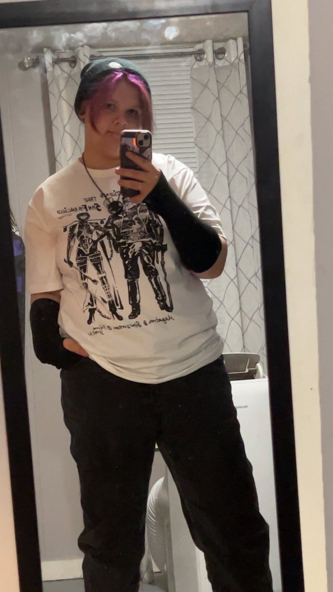 Starry_Ghoul's tweet photo. I know it’s been like a month since I said id do this- BUT NOW I CAN!! 😆

I got this amazing shirt from @fencuary !!
We got fem and masc look😌(love being non-binary)

yall better rate me 10/10, lol
(also face reveal??)
#transformers #merch #megastar https://t.co/dBwKUQFOLR