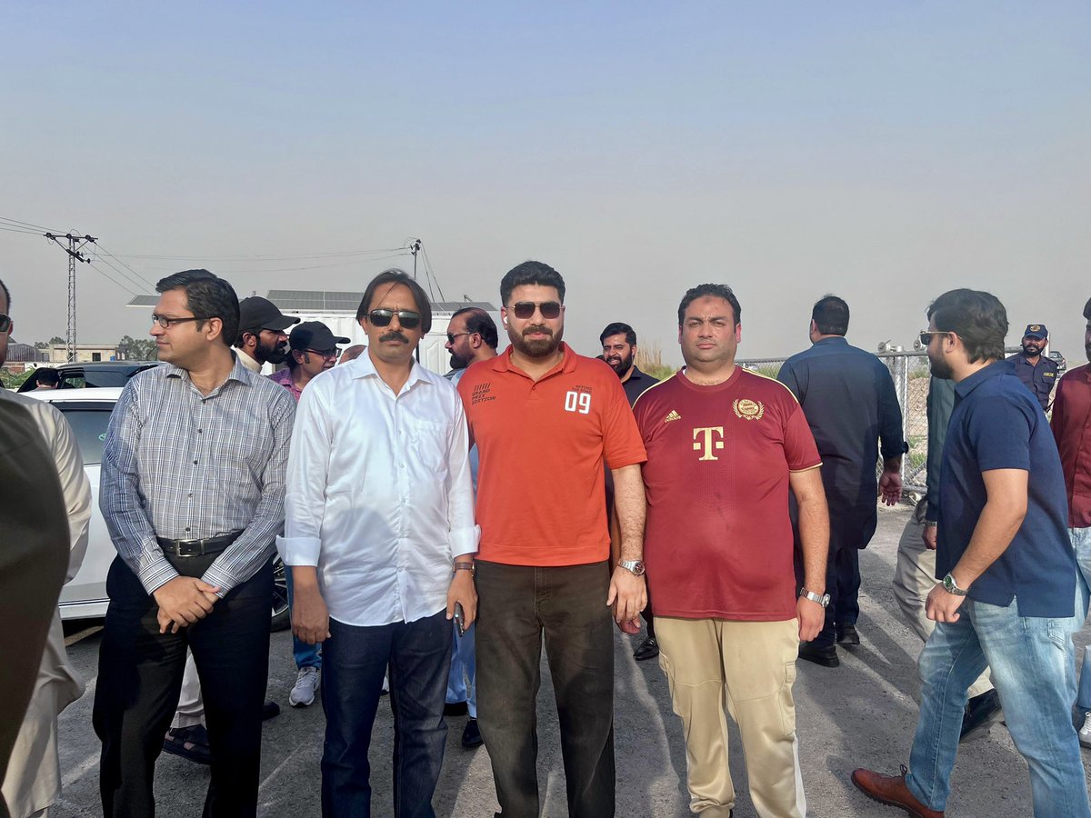 propertyplan_pk's tweet photo. A productive and insightful site visit to 𝐋𝐚𝐡𝐨𝐫𝐞 𝐒𝐦𝐚𝐫𝐭 𝐂𝐢𝐭𝐲, witnessing the remarkable pace of development, world-class infrastructure, and the dedication of an outstanding team committed to excellence.

The vision is steadily becoming a reality, creating exceptional opportunities for investors and future residents.

Stay connected with us—more exciting updates and major announcements are coming soon!