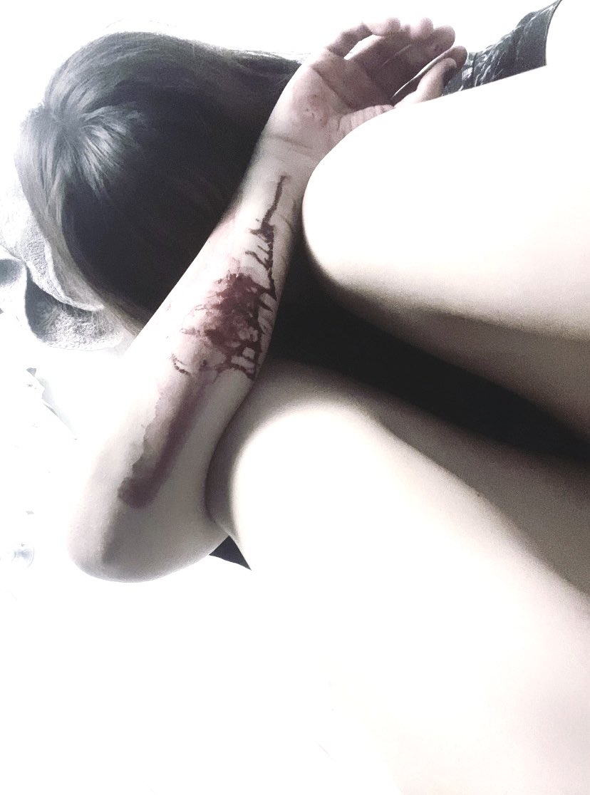 evilshed's tweet photo. relapssseeeeuhhh AGAIN. im back.
#988twt
#slittwt
#shedtwt
#moots https://t.co/TjKUiAjRHk