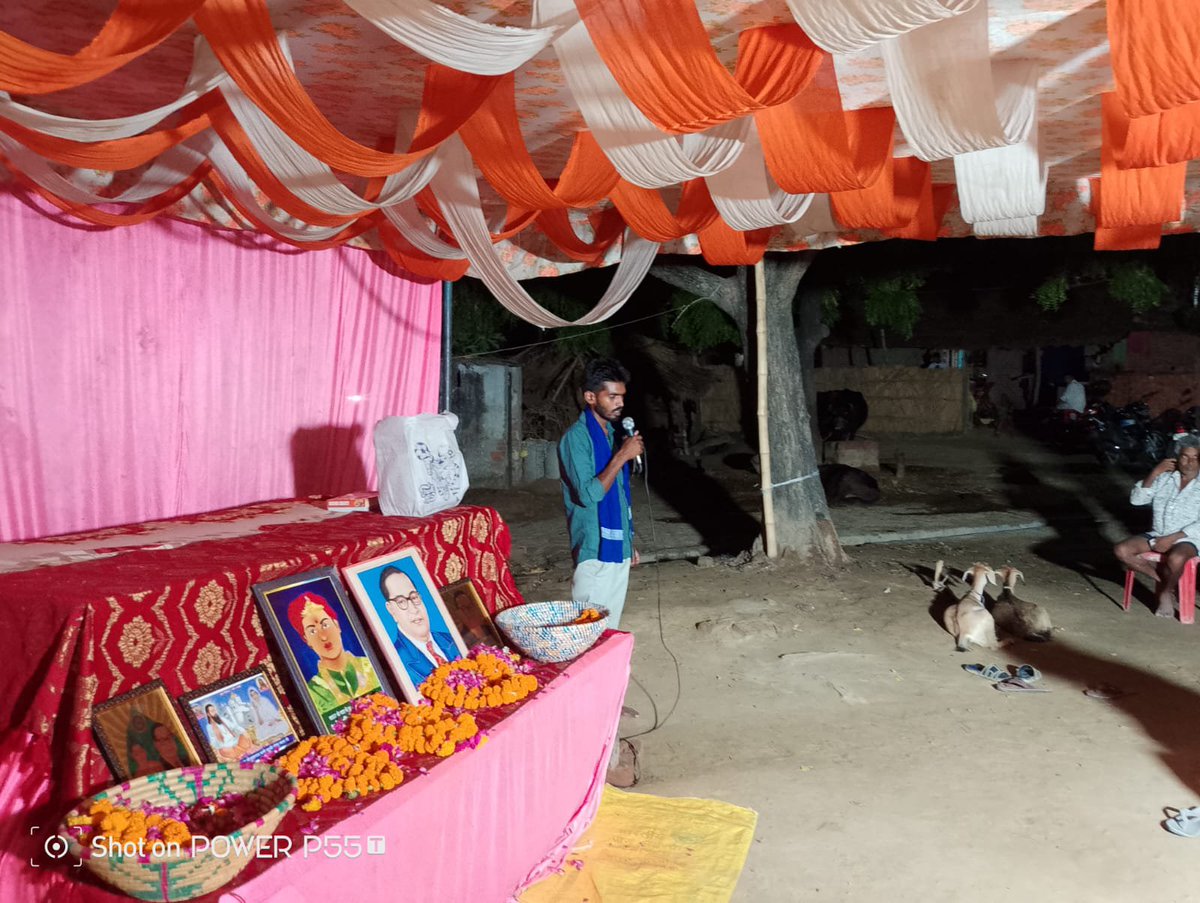 BhimArmy4Bbk's tweet photo. क्रांतिकारी वीरंगना माता उदा देवी पासी जी की जयंती  ग्राम -गयरिया ब्लॉक बनिकोडर तहसील रामसनेहीघाट बाराबंकी आयोजित की गई जिसमें भाई अंजनी रावत ब्लॉक अध्यक्ष भीम आर्मी बनीकोडर और ब्लॉक उपाध्यक्ष बनीकोडर अजय भारती जी एवं भीम आर्मी ब्लॉक बनीकोडर की समस्त टीम की उपस्थिति रही।। https://t.co/8e5VvfogXc