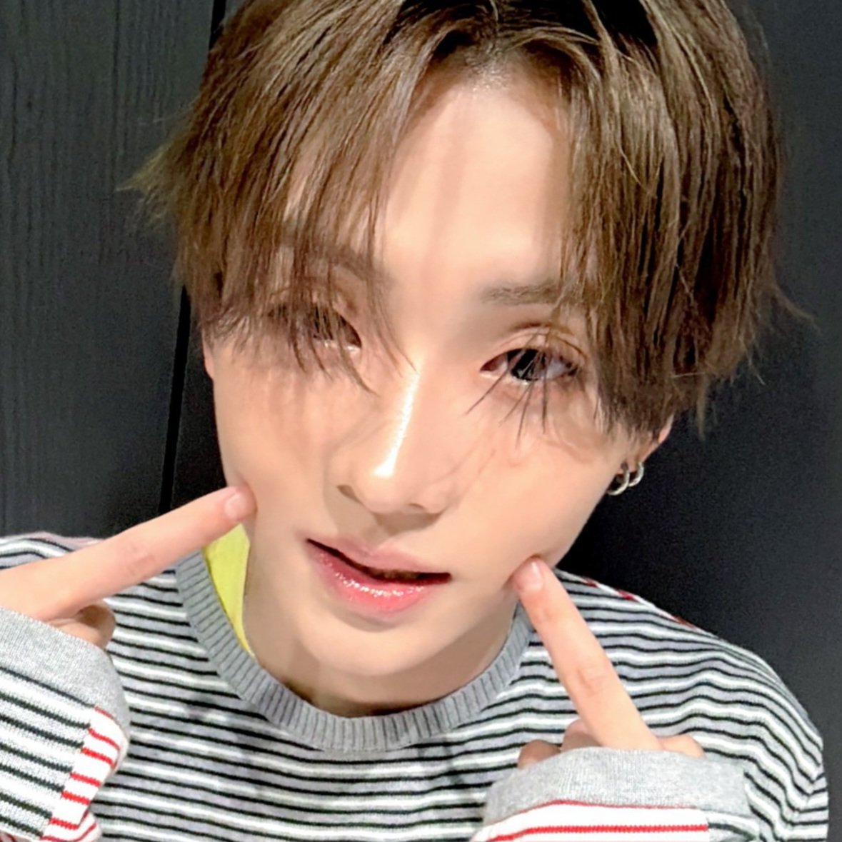 eclairswon's tweet photo. let me poke those cheeks... just once... please... (╥ ᴗ ╥)🤏🏻 https://t.co/JjC9mXy3kN