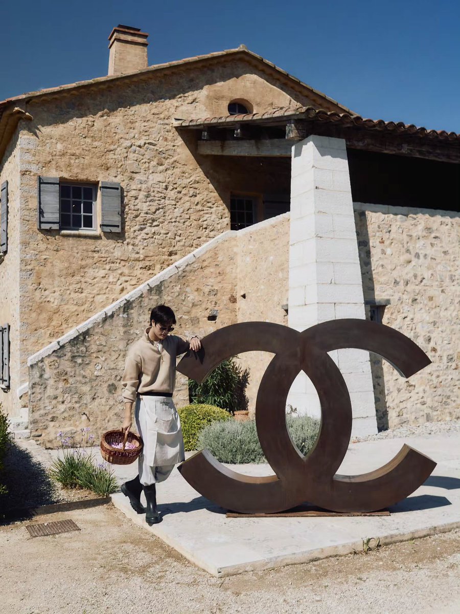 Geminint_family's tweet photo. ♊️ IG Update | gemini_nt 

First time in Grasse, South of France😉

#CHANELFragrance
#CHANELGrasse 
#CHANELBeauty 
#CHANELXGEMINI 
#Gemini_NT #เจมีไนน์ @gemini_ti https://t.co/ujKoFCYDTN