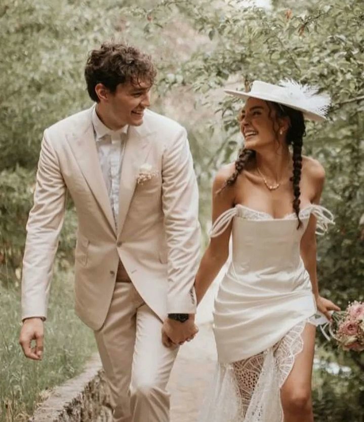 ebrusahinsunsun's tweet photo. You gave us indescribable &amp; unforgettable moments.
Your emotion, the light in your eyes full of love. It was all so sweet, intense &amp; wonderful.
Happy fourth wedding anniversary,may your eyes always be so full of joy &amp; love 🧿😍🫠🧡💙 @rebrusahino @cediosman #Ebruşahin #CediOsman https://t.co/aNXxX4OfQF