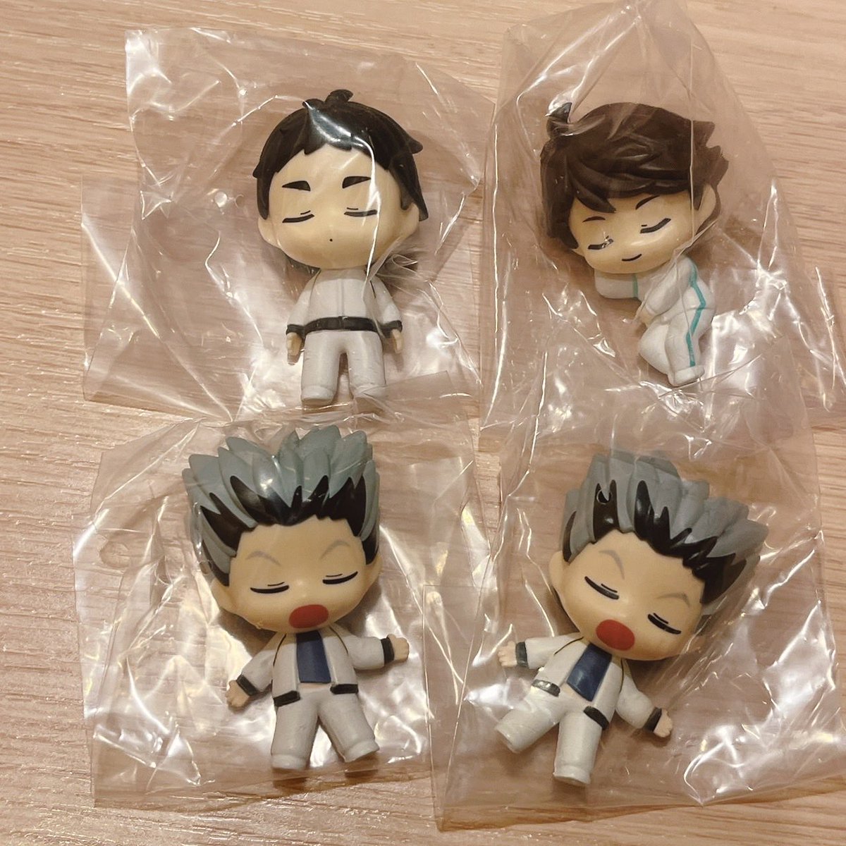 KuTen1027's tweet photo. 【交換】 ハイキュー　ねむらせ隊2

譲 木兎2 赤葦1 及川1 
求 侑、治(1)

まとめての方優先
検索からもお気軽にお声掛けください

別投稿の缶バッチもまとめて可能です

※木兎1お声がけ中 https://t.co/slNOyQ5nHd