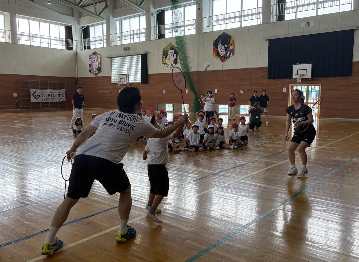 GIFUNITE's tweet photo. 6月30日に #岐阜Bluvic と #大垣ミナモソフトボールクラブ の選手たちが「郡上市立白鳥小学校」を訪問し、体育の時間で一緒に運動遊びをしました！

#GIFUNITE #つよいぞぎふっ子プロジェクト #ACP https://t.co/Z7F9kCE5eX