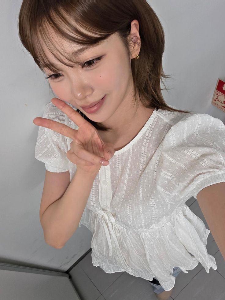 dillathalea's tweet photo. @saintclairetown afternoon baby squidward. this is my outfit for today, not that centil tapi okay lah ya? https://t.co/Y38rl9j7sD
