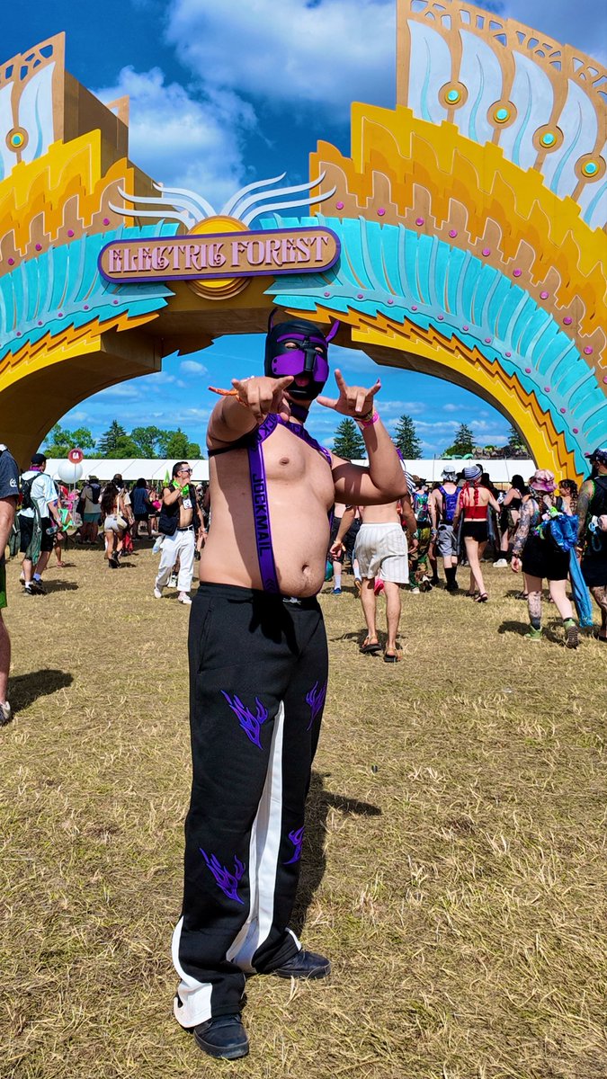 PupGibo's tweet photo. Electric Forest was a blast 💥
#electricforest #pupplay #gay #gaypup #electricforest2026 https://t.co/5BNQ9SbjOG