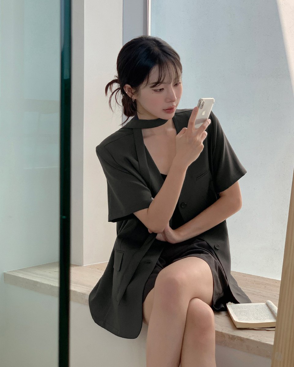 HotpingJ's tweet photo. ＼今なら全品20%OFF／

爽やかな素材感とゆったりシルエットが
絶妙に調和し、夏らしい軽やかさを演出してくれる

📌[LOVB JACKET] L-1477
https://t.co/x5tg4yszVc

デイリーコーデはもちろん
オフィスやデートなど幅広く活躍💕

着るだけで洗練された印象を与え
夏シーズン快適に楽しめる一枚です🌿 https://t.co/w8s1azVyn8