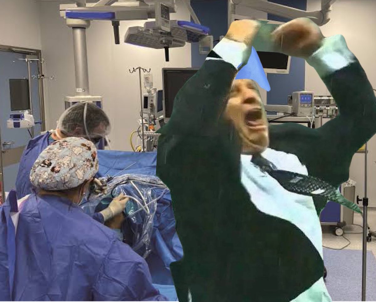 DrJeringas's tweet photo. Todos en cirugía y de pronto el Anestesiólogo: https://t.co/VMDBtPfJtG